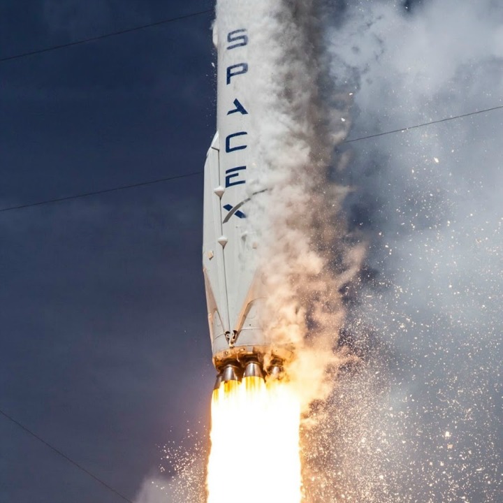 spacex-rocket