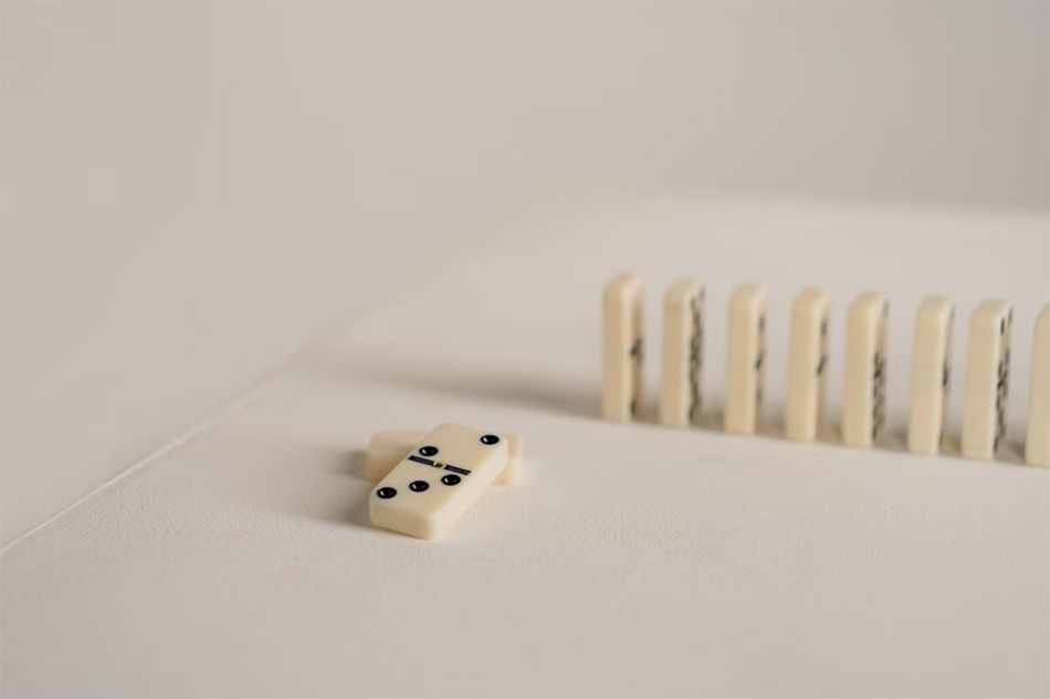 dominoes