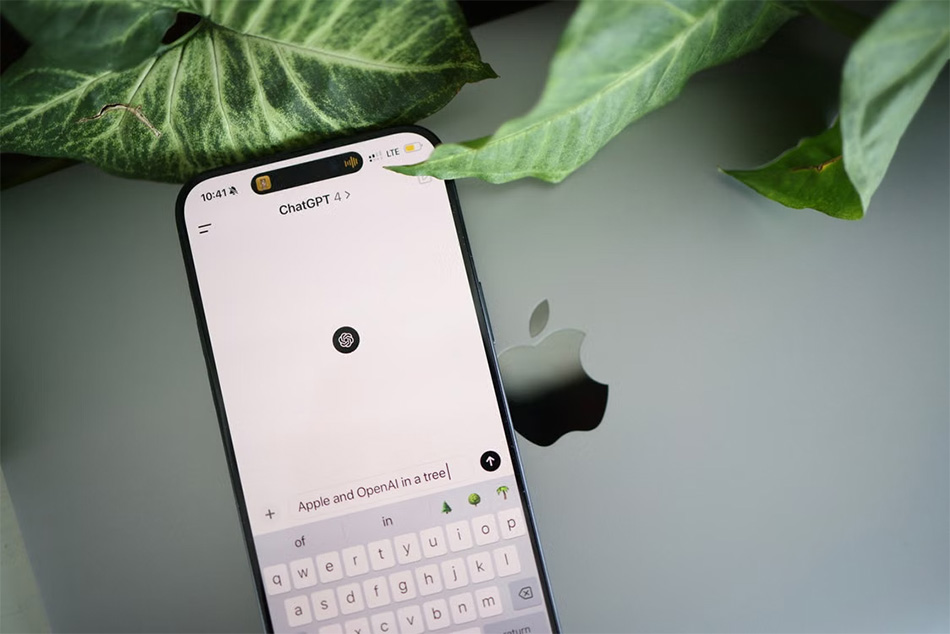 Qualcomm inked a surprise Apple deal